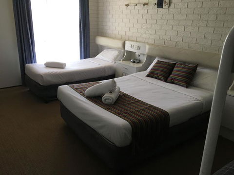 CAPRICORN MOTOR Inn - Great Ocean Road Tourism 4