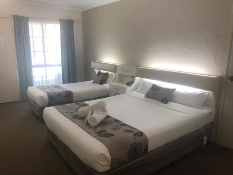 CAPRICORN MOTOR Inn - Great Ocean Road Tourism 3
