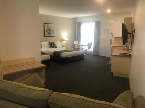 CAPRICORN MOTOR Inn - Great Ocean Road Tourism 2