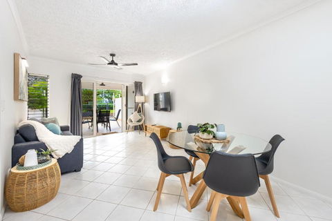 Cairns Esplanade 2BR Waterfront Apartment Sleeps 6 - Great Ocean Road Tourism 0