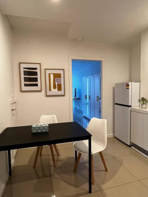 CBD Pink!Studio 1 Bedroom FreeParking - Great Ocean Road Tourism 2