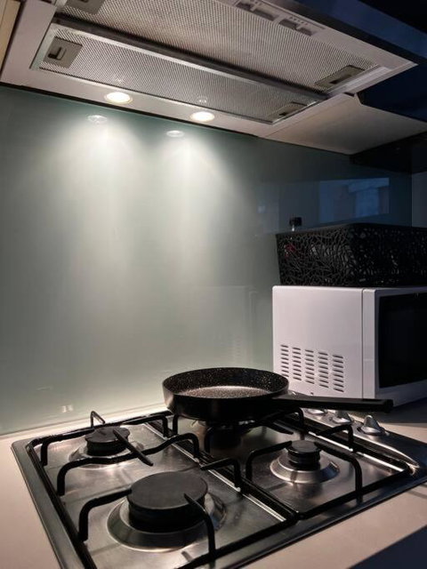 CBD Pink!Studio 1 Bedroom FreeParking - Great Ocean Road Tourism 4