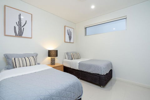 CENTRAL NO 5 LUXURY APARTMENT - Great Ocean Road Tourism 3