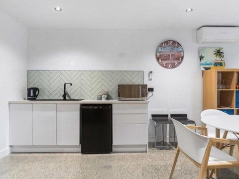Chic Beach Studio - Great Ocean Road Tourism 1