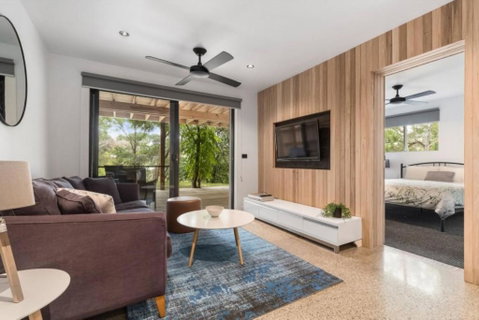 Chic Beach Studio - Great Ocean Road Tourism 0