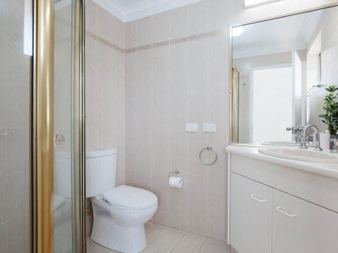 3 'Pelican Sands', 83 Soldiers Point Rd - Stunning Waterfront Unit With Magical Water Views & Air Conditioning - Great Ocean Road Tourism 2