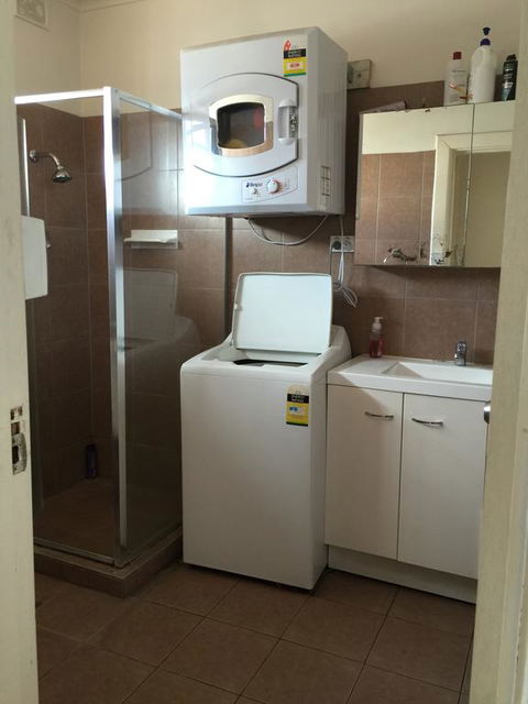 3 BEDROOM APARTMENT ST MARYS - Great Ocean Road Tourism 1