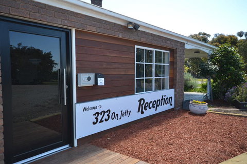 323 On Jetty - Great Ocean Road Tourism 1