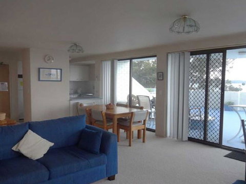 4 'The Point' 5-7 Mitchell Street- Stunnning Water Views With Air Conditioning - Great Ocean Road Tourism 2