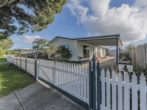 4 Lansell Road, Cowes - Great Ocean Road Tourism 0