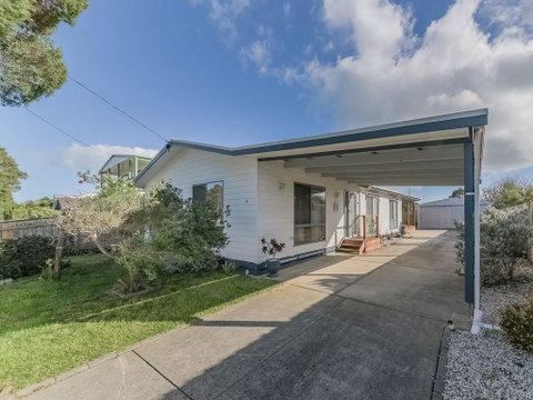 4 Lansell Road, Cowes - Great Ocean Road Tourism 2