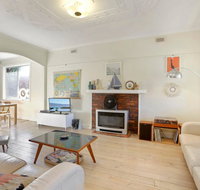 4 MONTROSE AVE - retro home in the heart of town - Great Ocean Road Tourism