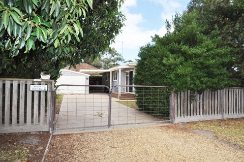 45 HALFORD - PET FRIENDLY - Great Ocean Road Tourism 0