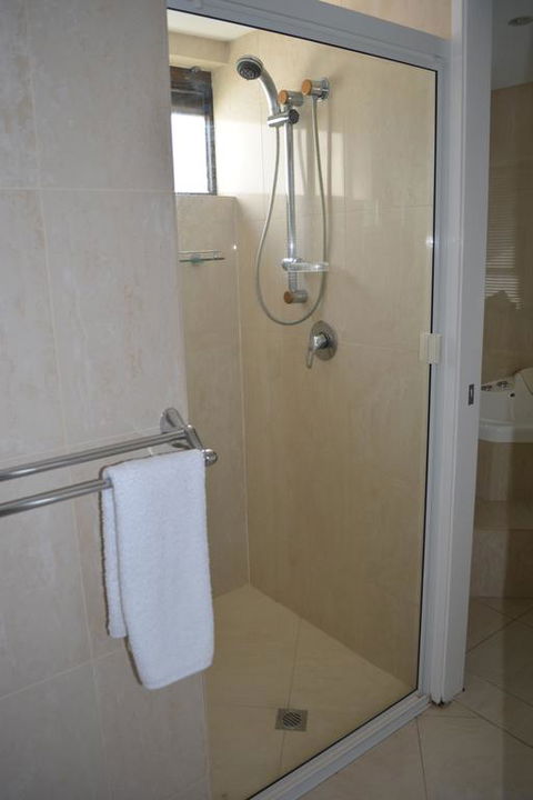 5,  Apartment On The Esplanade - Great Ocean Road Tourism 2