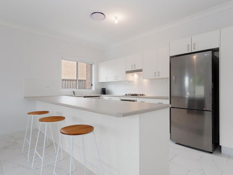 5B BENT STREET - LARGE HOUSE WITH DUCTED AIR CON, WIFI & FOXTEL - Great Ocean Road Tourism 2
