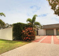 6 Petrie Ave Marcoola Pet Friendly Linen supplied - Great Ocean Road Tourism