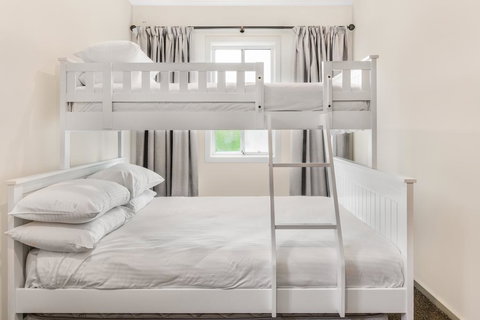 6-bed Oceanfront House With Jacuzzi, Games, Parking - Great Ocean Road Tourism 3