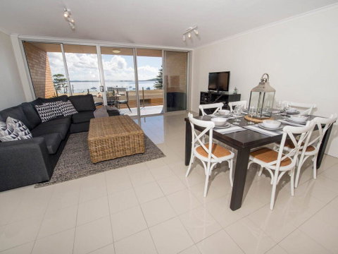 7 'The Crest' 6-8 Tomaree St - Stunning Unit With Spectacular Water Views. - Great Ocean Road Tourism 2
