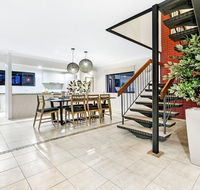 7 Bedroom Gold Coast Luxury Waterfront Home with Pool sleeps 20 - Great Ocean Road Tourism