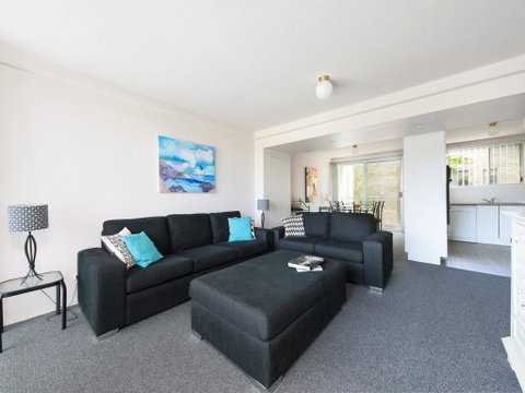 9 Cirrus @ Fingal Bay - Great Ocean Road Tourism 1