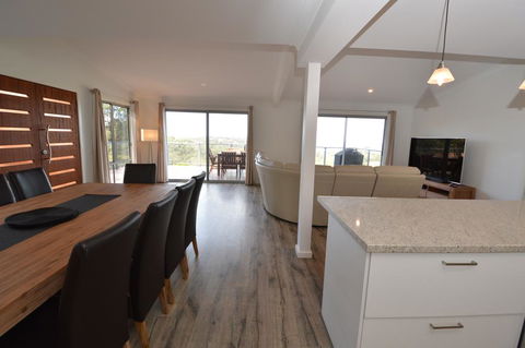 91 Berrambool Drive - Great Ocean Road Tourism 1