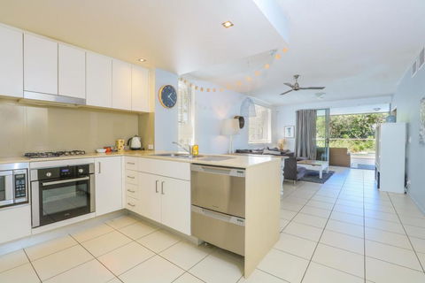 A Deluxe Swim Up - Drift Apartments South - Great Ocean Road Tourism 2