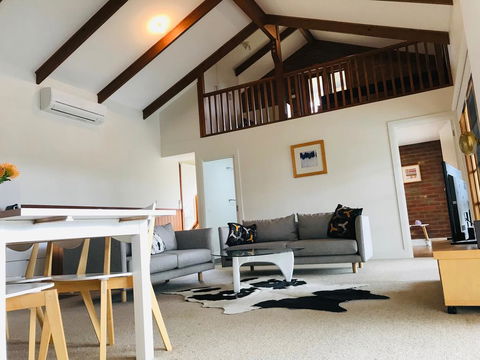 A Home Amongst The Gum Trees - Great Ocean Road Tourism 1