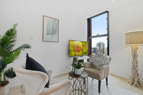 A Luxury Home Hidden In The Urban Oasis - Great Ocean Road Tourism 1
