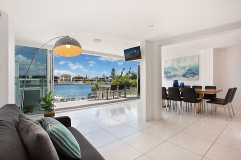 A PERFECT STAY - Casa Grande On The Water - Great Ocean Road Tourism 1