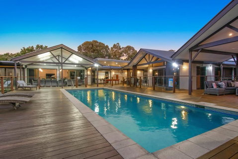 A PERFECT STAY - Lennox Unique Coastal Retreat - Great Ocean Road Tourism 0