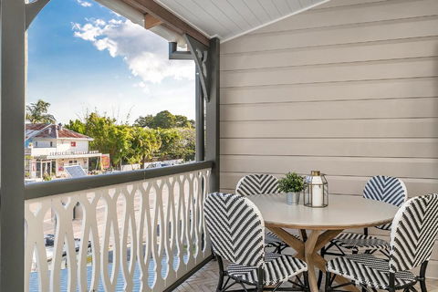 A PERFECT STAY - Luxe & Bloom - Great Ocean Road Tourism 3