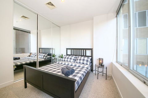 A Spacious & Central 2BR Apt Near Flinders Station - Great Ocean Road Tourism 1