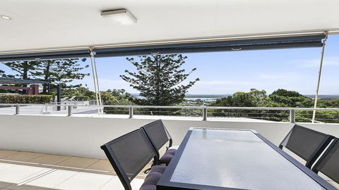 A Stylish Apartment With Noosa Views! - Unit 6 Yaringa 29 Noosa Drive - Great Ocean Road Tourism 0