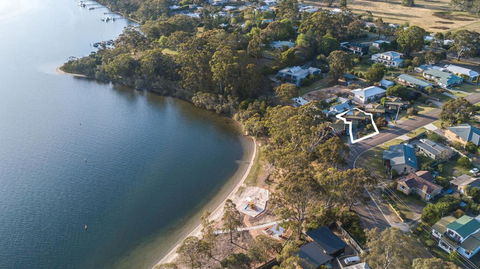Above Sunset - 100m From The Paynesville Lakes - Great Ocean Road Tourism 0
