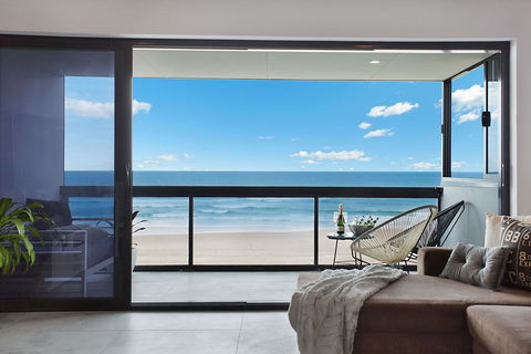 Absolute Beach Front Renovated 3 Bdrm 2 Bath App - Great Ocean Road Tourism 0