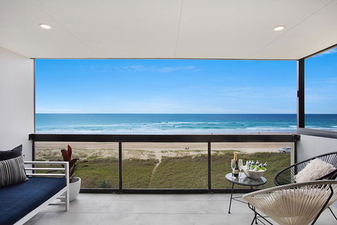 Absolute Beach Front Renovated 3 Bdrm 2 Bath App - Great Ocean Road Tourism 3