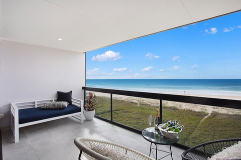 Absolute Beach Front Renovated 3 Bdrm 2 Bath App - Great Ocean Road Tourism 2
