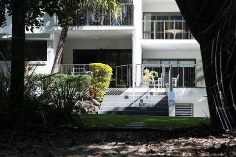 Absolute Beachfront - Mooloolaba - Great Ocean Road Tourism 0
