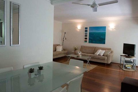 Absolute Beachfront - Mooloolaba - Great Ocean Road Tourism 2