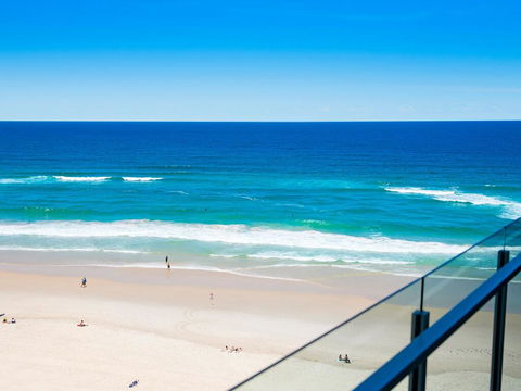 Absolute Beachfront In The Heart Of Surfers Paradi - Great Ocean Road Tourism 1