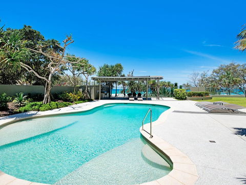 Absolute Beachfront In The Heart Of Surfers Paradi - Great Ocean Road Tourism 2