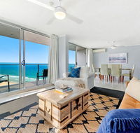 Absolute Beachfront in the heart of Surfers Paradi - Great Ocean Road Tourism