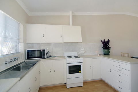 Acacia Holiday & Business Stay - Great Ocean Road Tourism 2