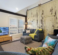 Accommodation Hunter - James Street Morpeth - Great Ocean Road Tourism