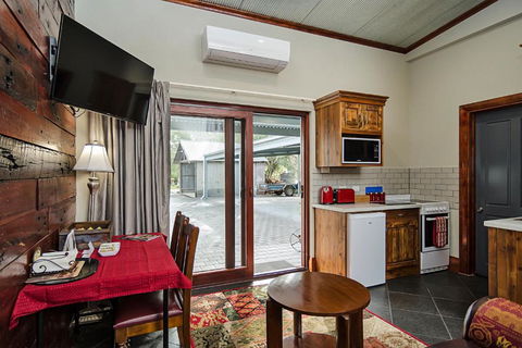 Eagle Foundry Bed & Breakfast - Great Ocean Road Tourism 3