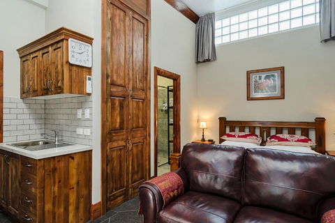 Eagle Foundry Bed & Breakfast - Great Ocean Road Tourism 1