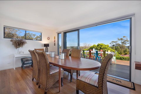 EAST52A - Lake Views - Great Ocean Road Tourism 3