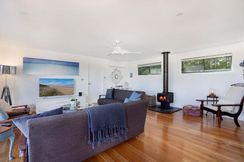 EAST52A - Lake Views - Great Ocean Road Tourism 1