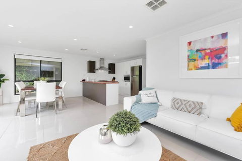 Entire Home In Mount Barker - Great Ocean Road Tourism 0