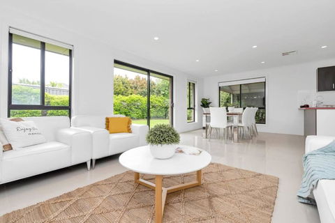 Entire Home In Mount Barker - Great Ocean Road Tourism 1